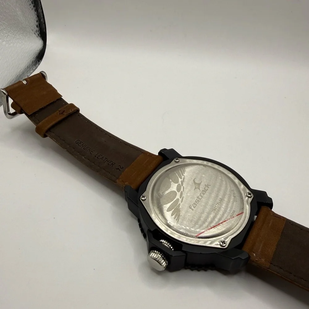 Fastrack Men's Analog Silver Dial Leather Strap Watch (New Battery) Case 51mm